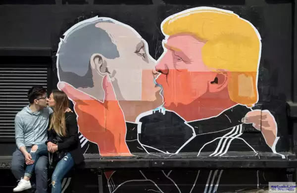 G*y Presidents ? Painted Photos Of Donald Trump Kissing Vladimir Putin Goes Viral